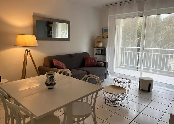 Lägenhet Jolie T2 A - Parking, Wifi, Proche - Fr-1-374-3 *